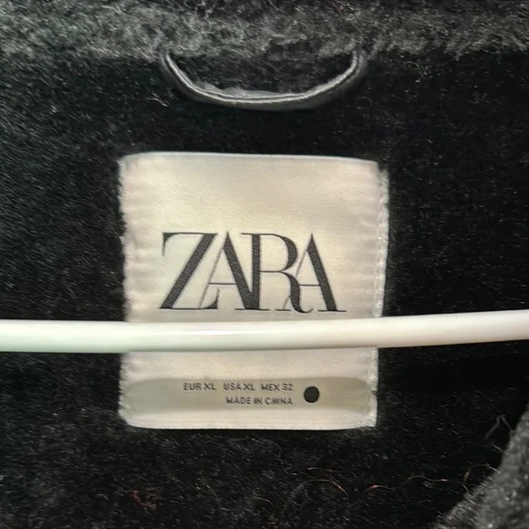 Zara Black Moto Vest with Faux Fur Collar - Picture 2 of 3